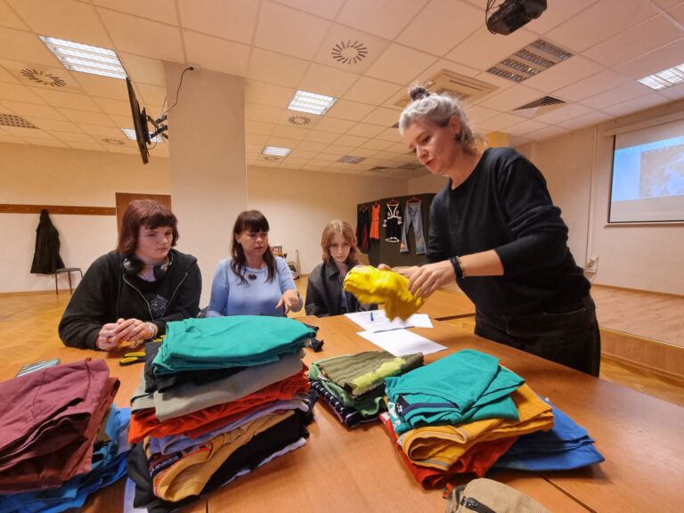 DAJ DRUGIE ŻYCIE STARYM ODPADOM