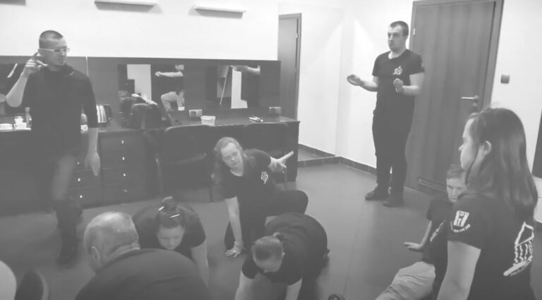 „Na scenie nie czuję się niepełnosprawny.” Wywiad z aktorami Teatru „Przebudzeni”